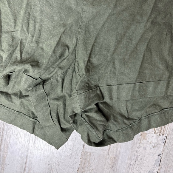 Old Navy Linen Blend Pull On Elastic Waist Green Shorts Women’s Size 4XL - Picture 5 of 5
